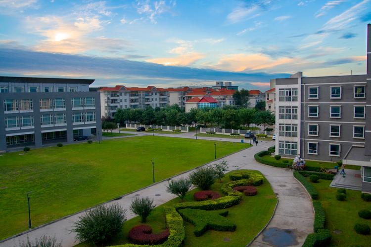 北京大学软件与微电子学院校园风光